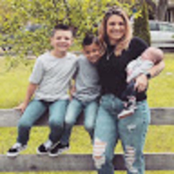 Meet your Posher, Victoria - Picture 1 of 1